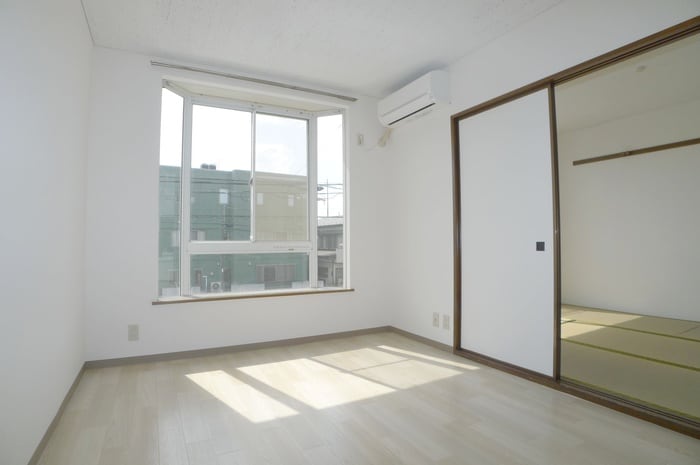 物件内観写真3　(居室)