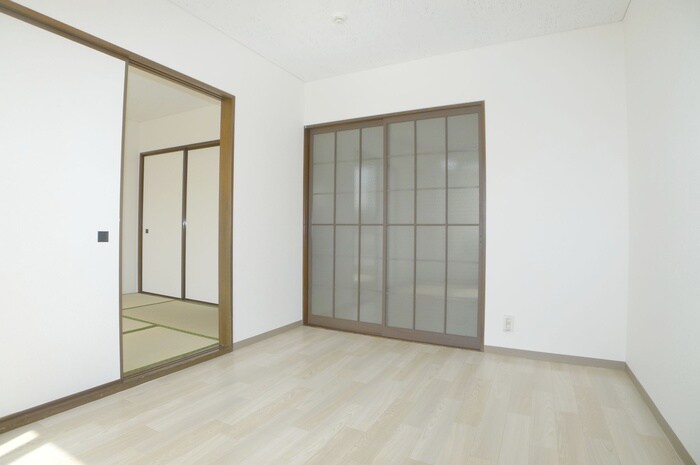 物件内観写真4　(居室)