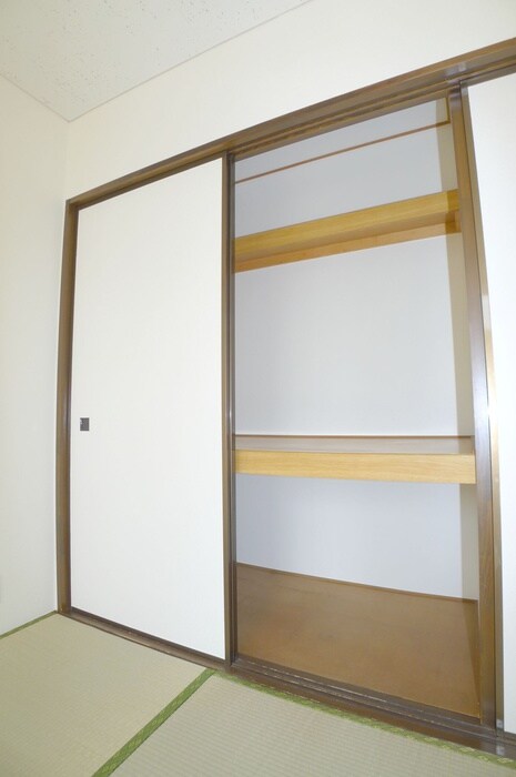 物件内観写真12　(収納)