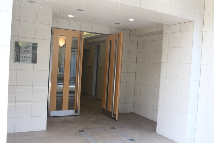 物件外観写真4　(エントランス部分)