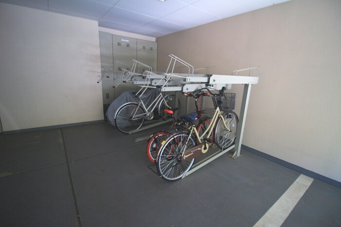 物件外観写真6　(駐輪場)