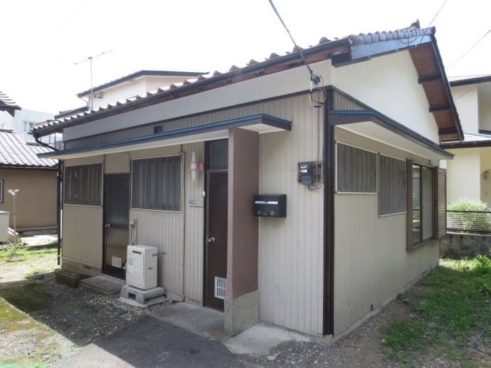 石倉様平家