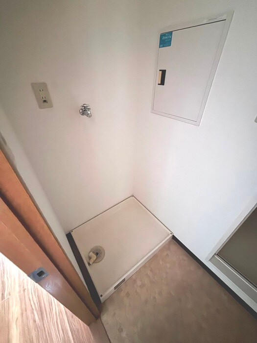 物件内観写真15　(洗濯機置場)