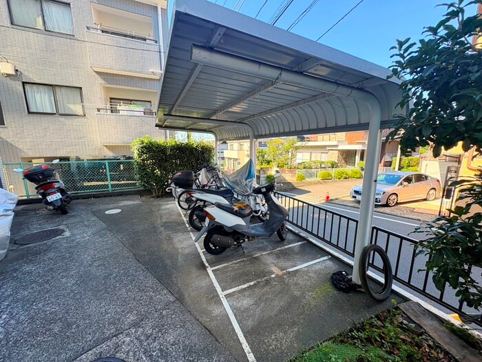 物件外観写真5　(駐輪場)