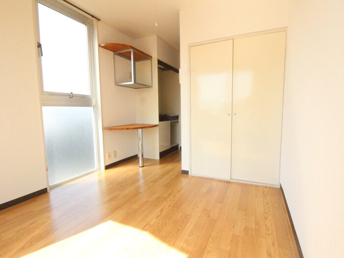 物件内観写真9　(居室)