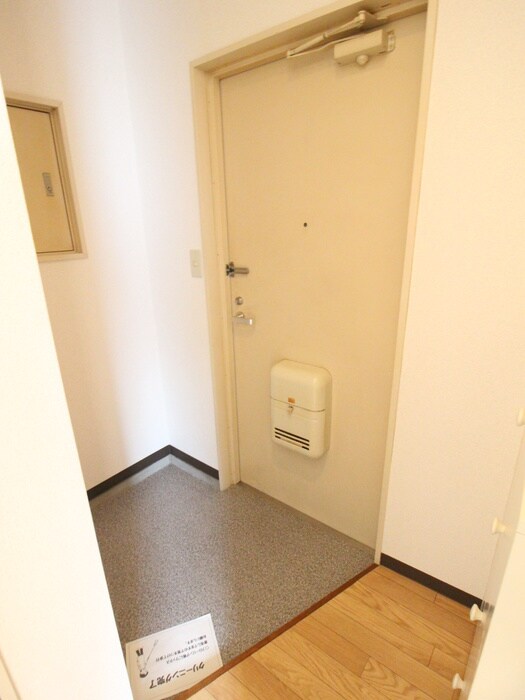 物件内観写真17　(玄関)