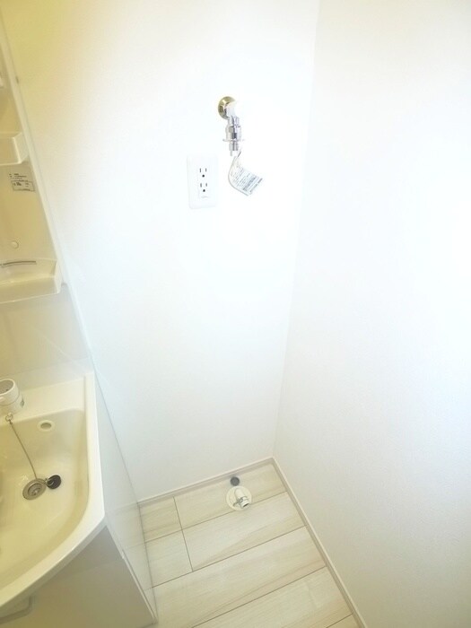 物件内観写真15　(洗濯機置場)