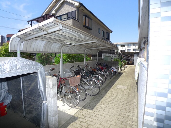 物件外観写真5　(駐輪場)