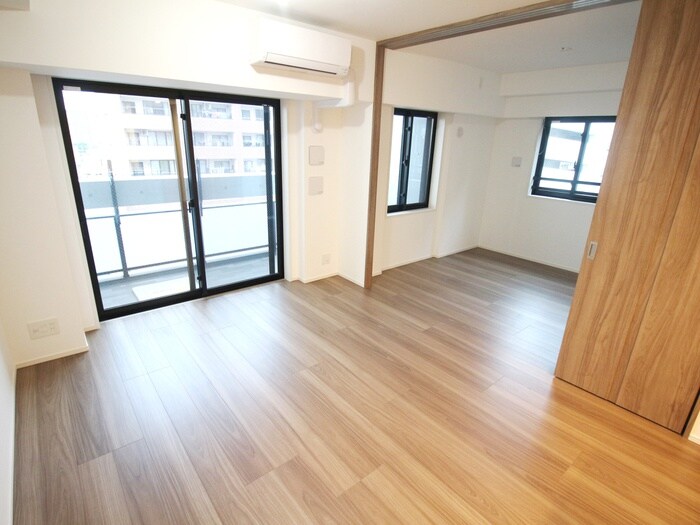 物件内観写真9　(室内からの展望)