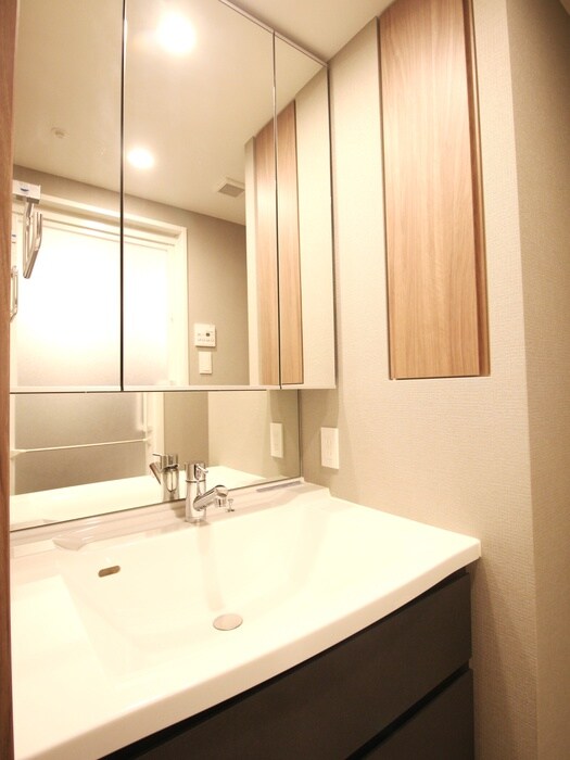 物件内観写真11　(洗面)