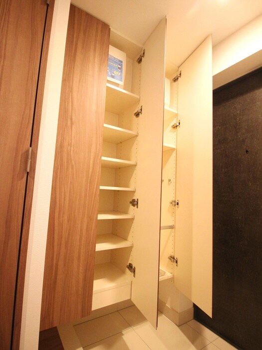 物件内観写真14　(靴箱)