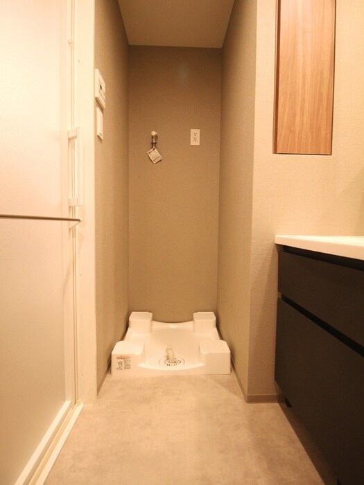 物件内観写真15　(洗濯機置場)