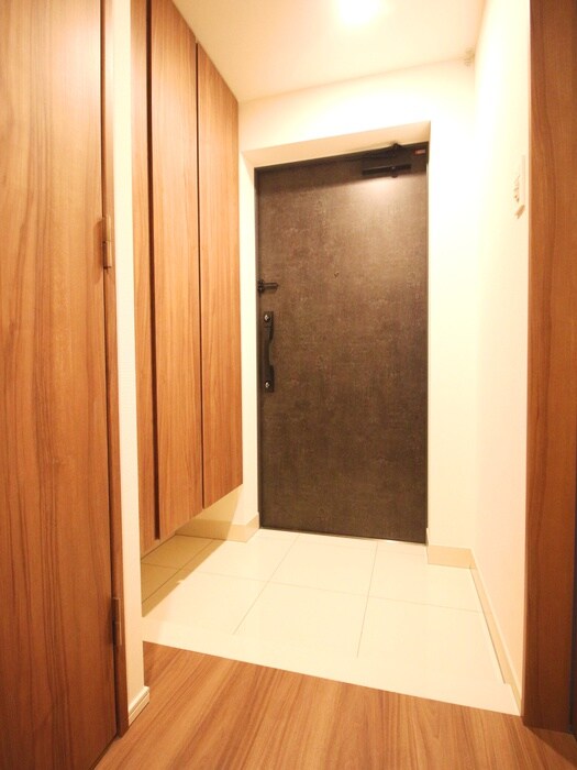 物件内観写真18　(玄関)