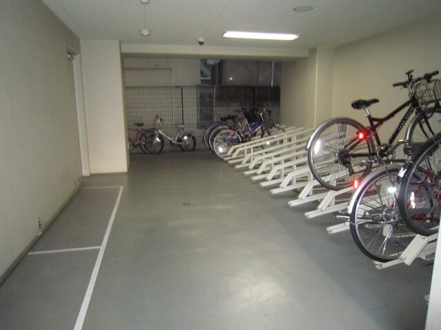 物件外観写真3　(駐輪場)