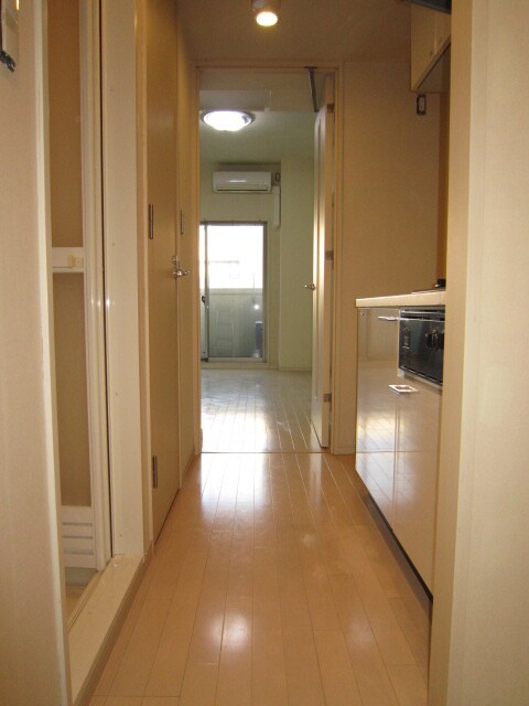 物件内観写真8　(廊下)