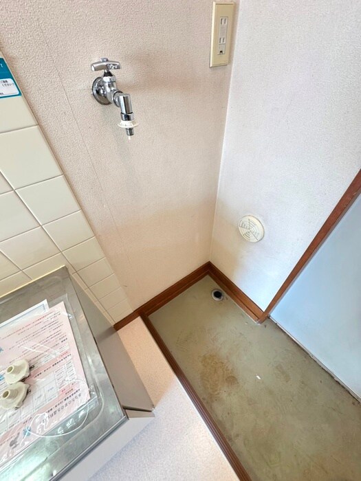 物件内観写真13　(洗濯機置場)