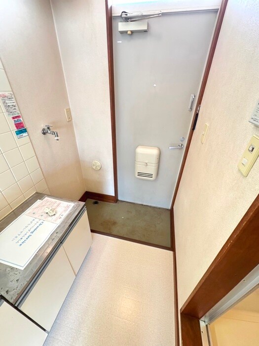 物件内観写真15　(玄関)