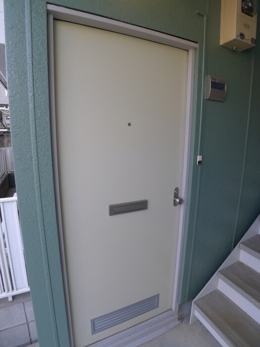 物件外観写真3　(エントランス部分)
