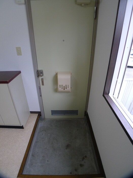 物件内観写真16　(玄関)