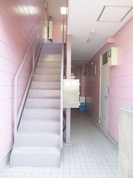 物件外観写真4　(エントランス部分)