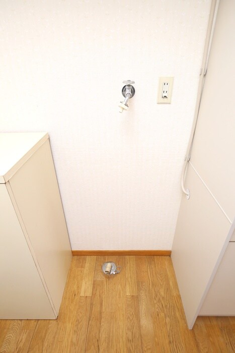 物件内観写真15　(洗濯機置場)