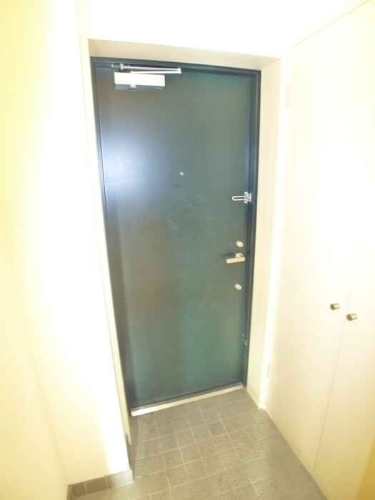 物件内観写真18　(玄関)