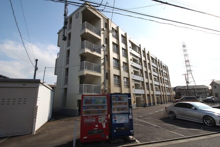 トクエマンション外観写真