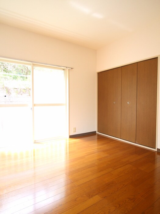 物件内観写真11　(室内からの展望)