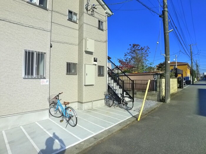物件外観写真4　(駐輪場)