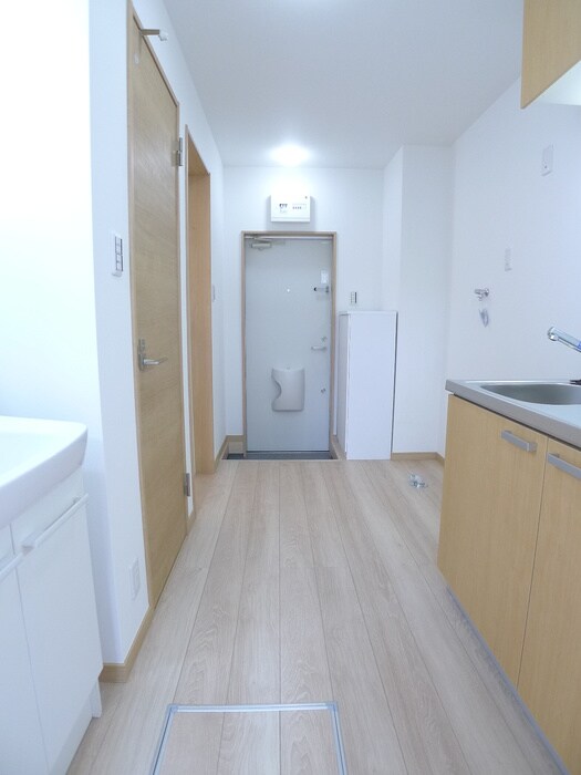 物件内観写真15　(廊下)