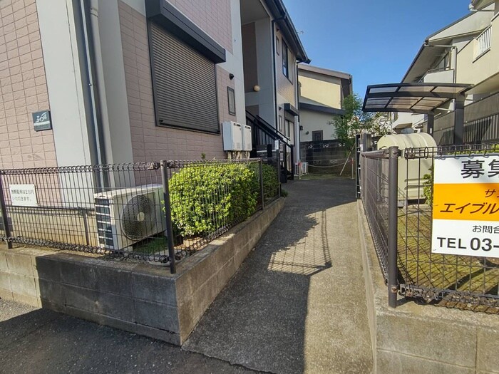 物件外観写真5　(エントランス部分)