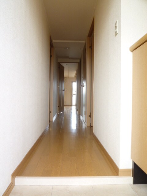 物件内観写真7　(玄関)