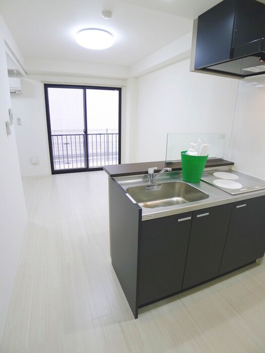 物件内観写真8　(室内からの展望)