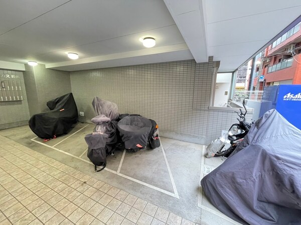 バイク置き場