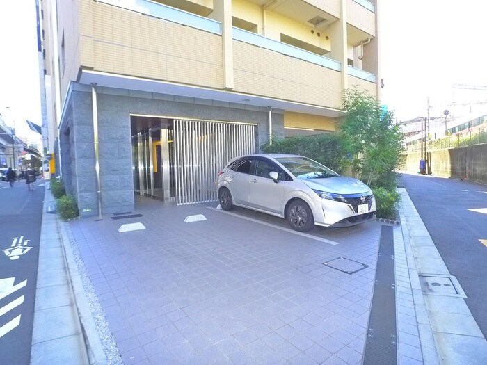 物件外観写真6　(駐車場)