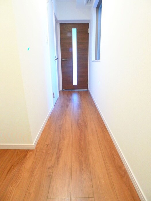 物件内観写真18　(廊下)