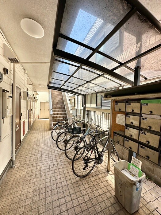 物件外観写真3　(駐輪場)