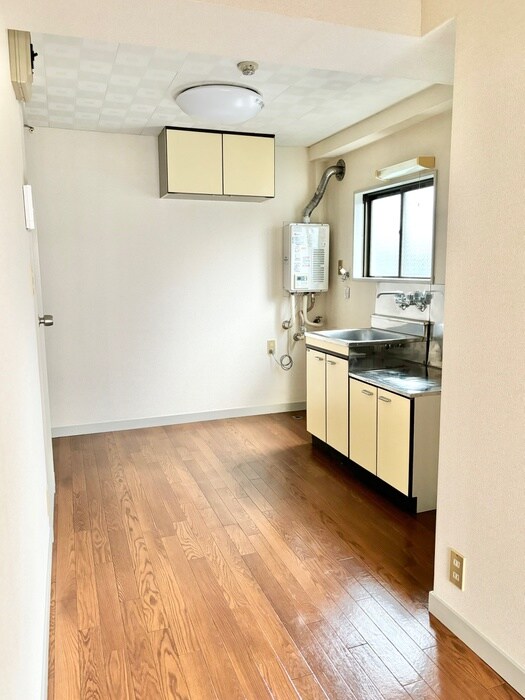 物件内観写真10　(廊下)