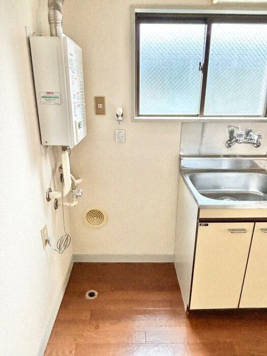 物件内観写真18　(洗濯機置場)