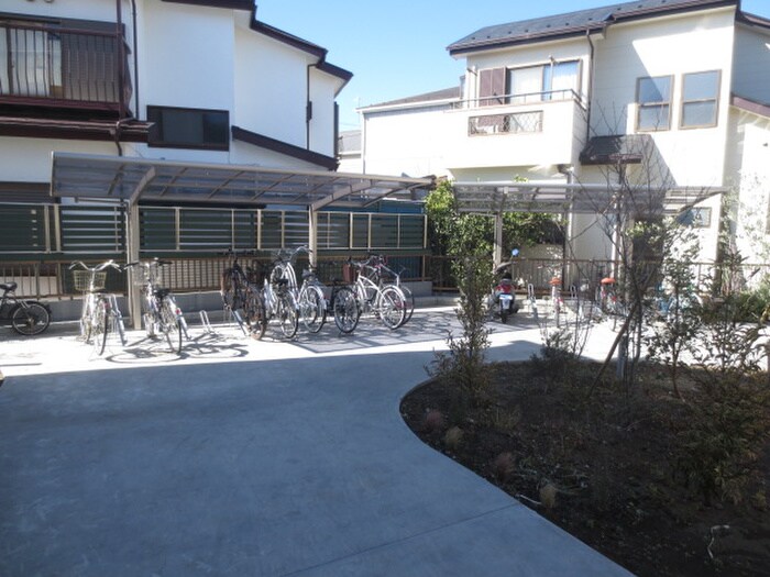 物件外観写真4　(駐輪場)