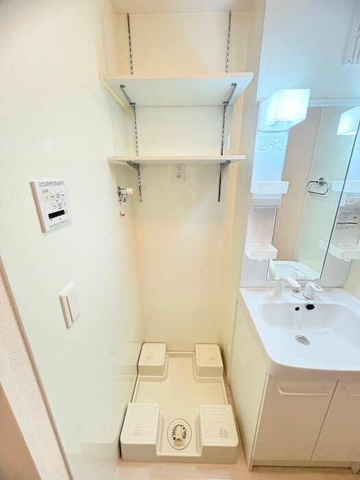 物件内観写真18　(洗濯機置場)