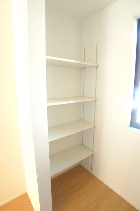 物件内観写真21　(収納)