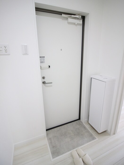 物件内観写真14　(玄関)