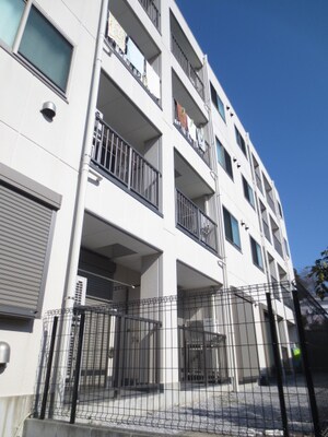 アンプル－ルフェ－ルアヤセ外観写真