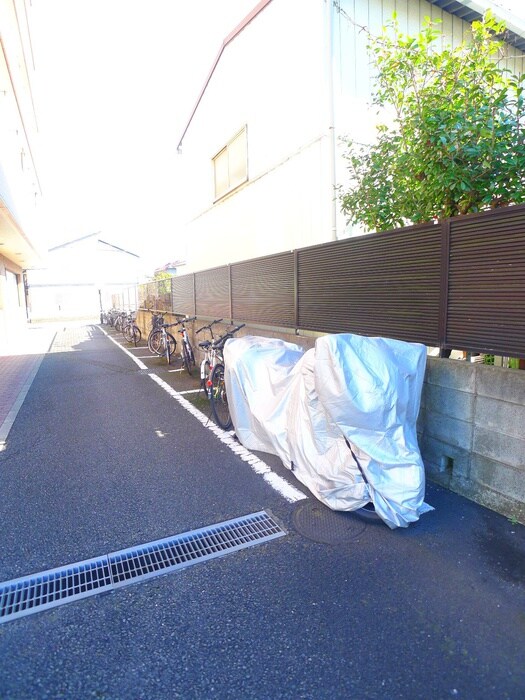 物件外観写真5　(駐輪場)
