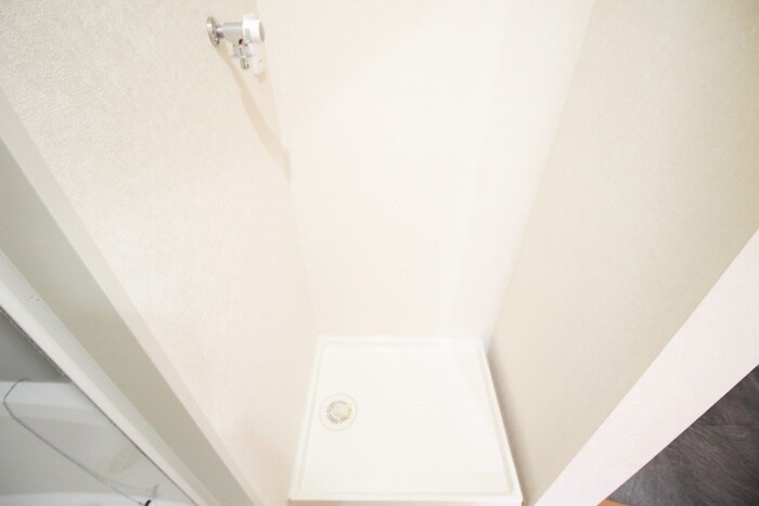 物件内観写真16　(洗濯機置場)