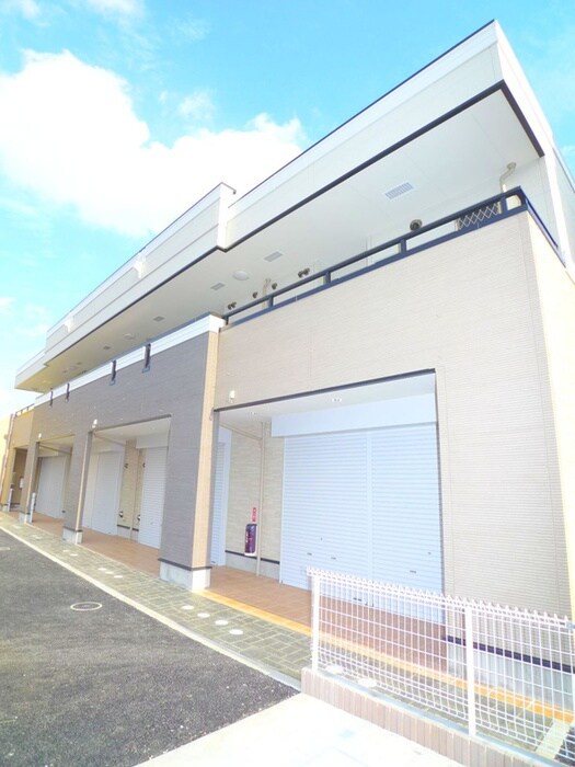 物件外観写真4　(駐車場)