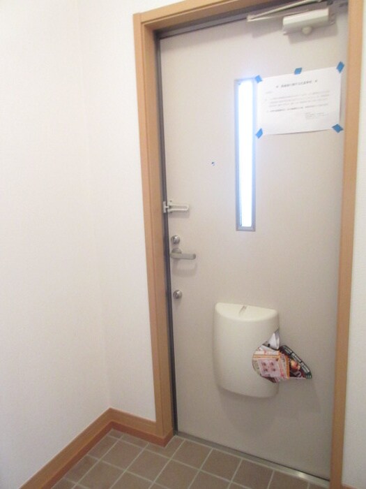物件内観写真14　(玄関)