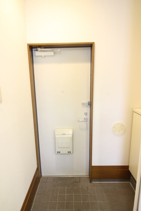 物件内観写真14　(玄関)