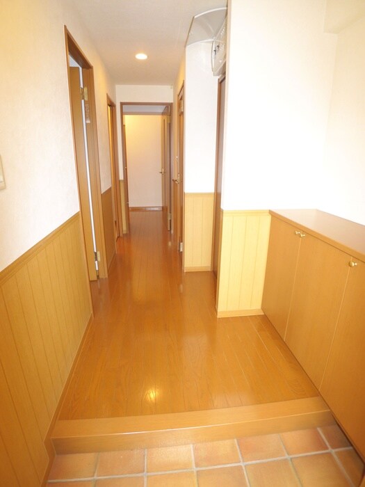 物件内観写真7　(玄関)